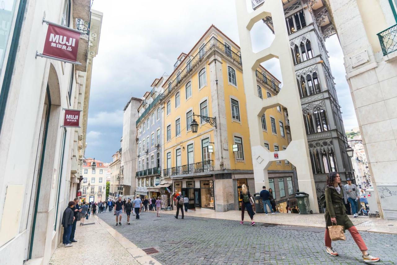 Appartamento Joivy Chiado Self Check-In 2-Br Flat With Parking Lisbona Esterno foto